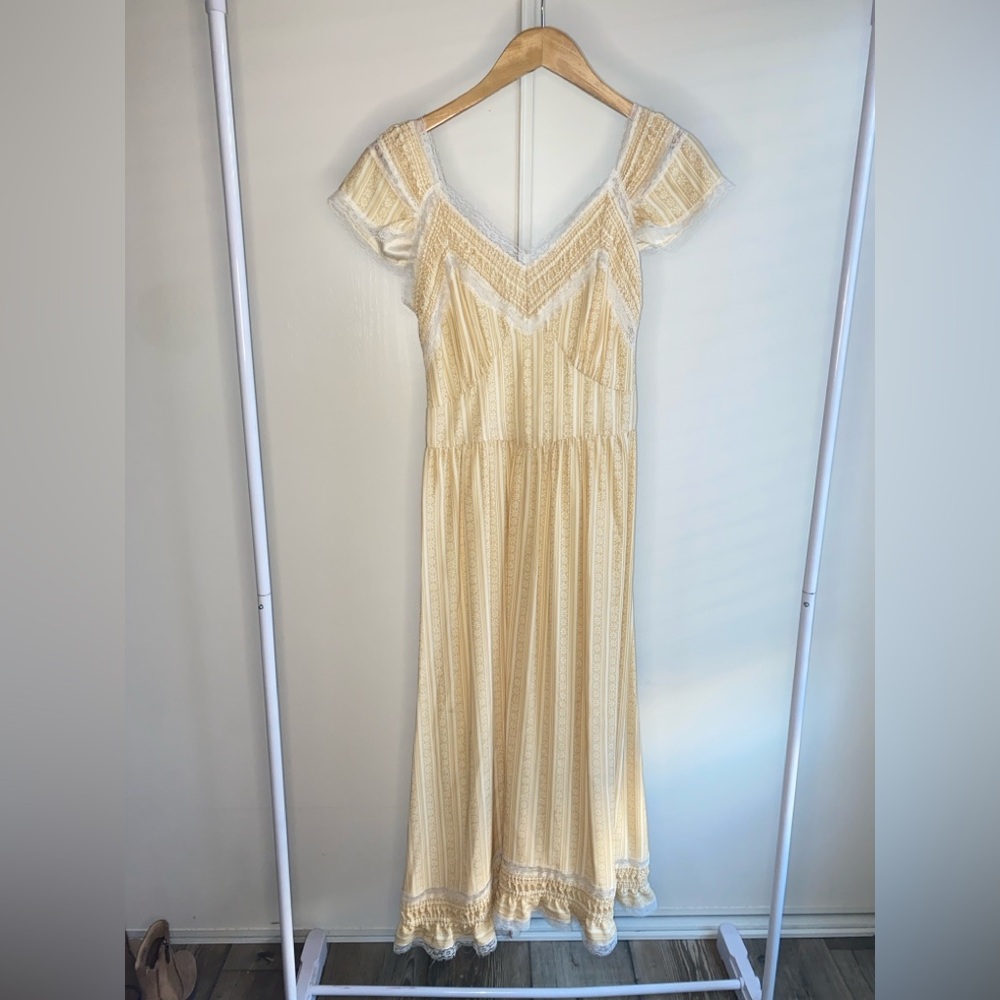 Novella Royale Yellow Cream Lace-Trim Dress